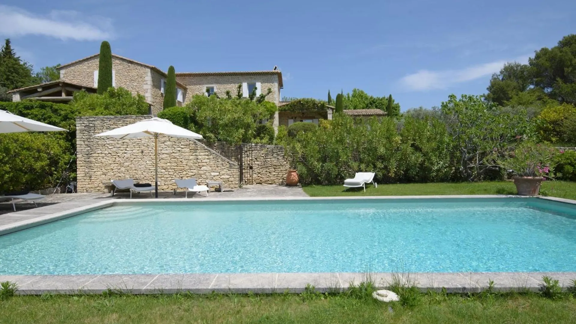 Mas Des Papillons Gordes Villa