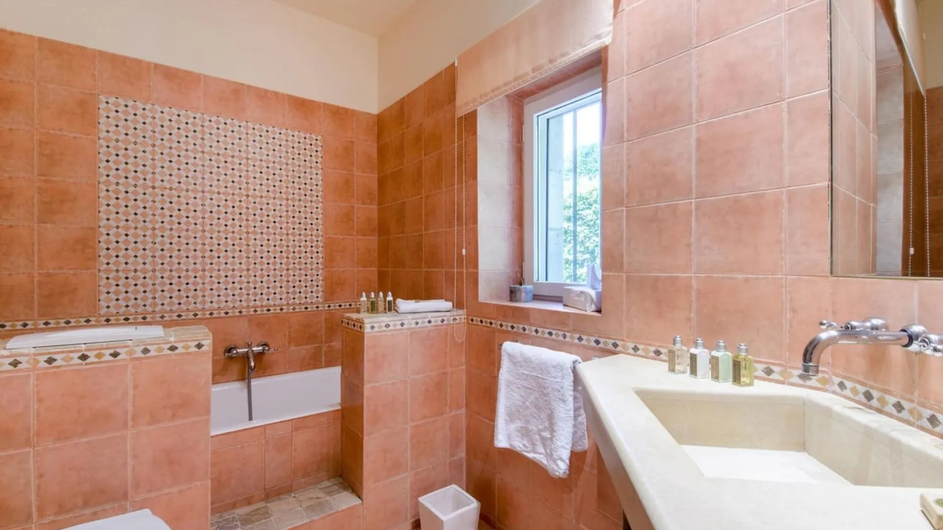 Holiday home Mas Des Papillons Gordes Villa
