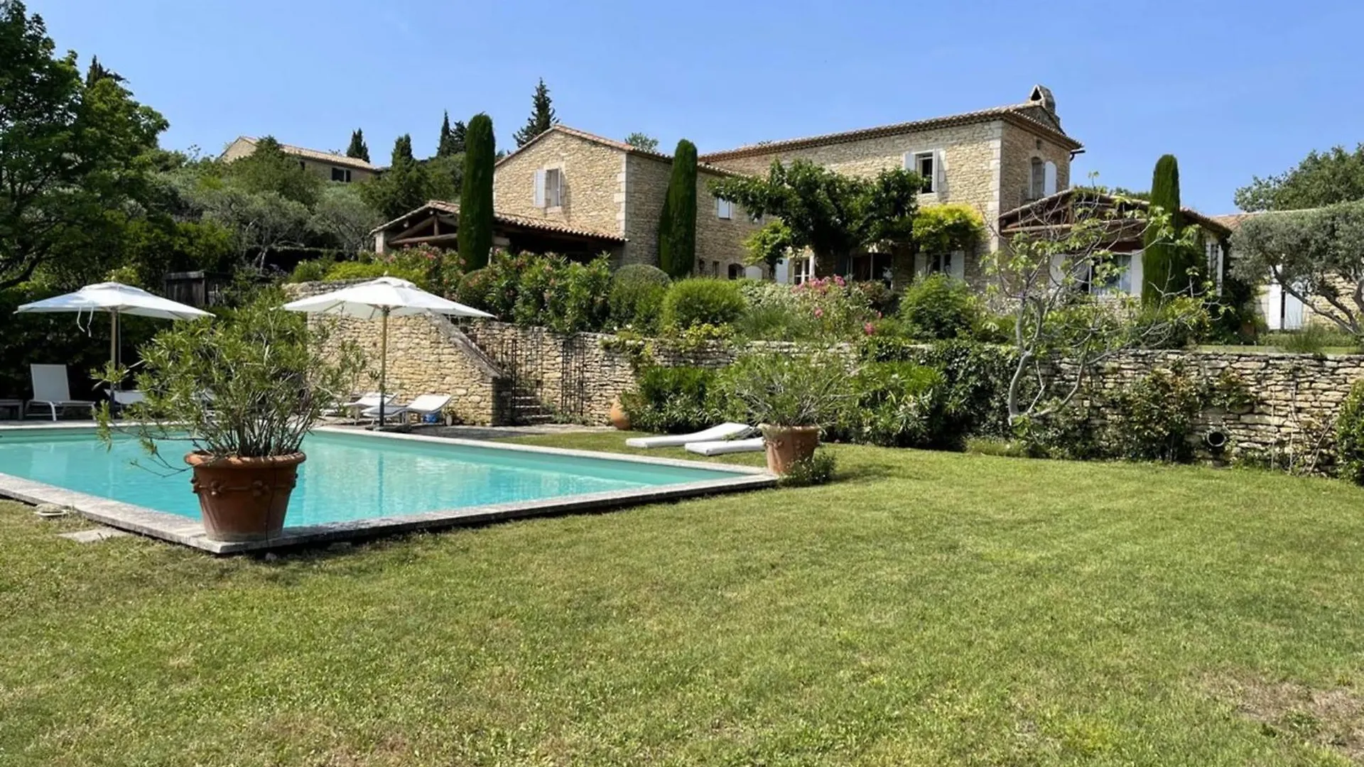 Mas Des Papillons Gordes Villa 0*,